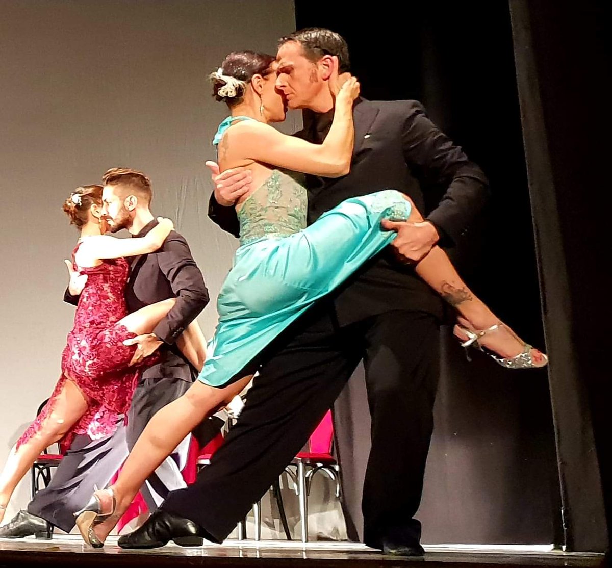 TANGOyAMOR's tweet photo. Tango de escenario #tango #Passion https://t.co/TR2fTCt1x2