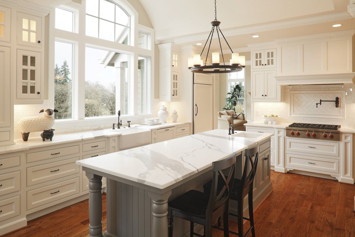 ChiusanoHomes's tweet photo. Which do you prefer for your #kitchen #cabinets?
A: Dark and sleek
B: Light and airy https://t.co/JsEbLUKcRH