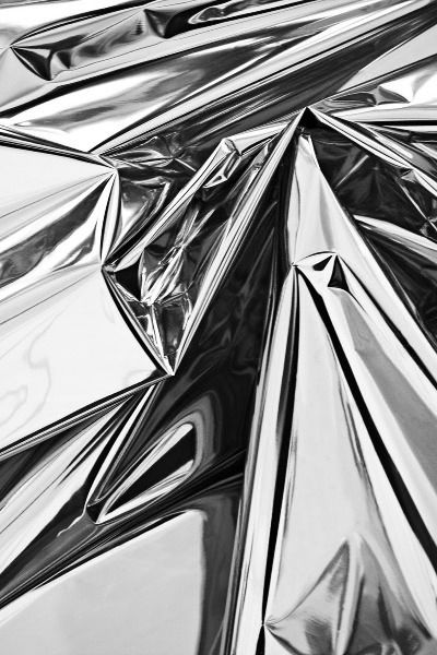 Anyone else have the overwhelming urge to crinkle this? Just me?
#TextureTuesday
#crinklepaper #Chrome #silverfoil
#mirrormirroronthewall