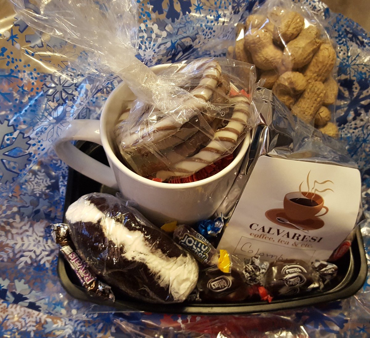AnnetteFaust's tweet image. Amazing Year Round gift idea for everyone you!
Introducing "A Box Of Berks" a gift basket with cool stuff from PA Dutch Country! Using local small and micro businesses, we are bringing you the best! 610 763 9336 #ABOXOFBERKS
#giftbasket #giftsforher  #giftsforhim