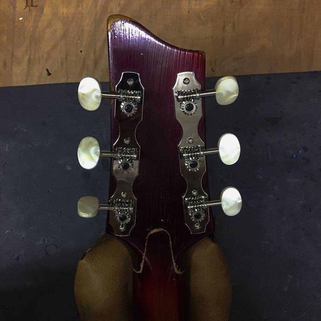 jakelamb94's tweet photo. New Machine Heads for this 1960s Framus!

#jakelambguitars #guitarmaker #guitarrepair #milnthorpe #cumbria #lakedistrict #framus #german #semiacoustic #guitar #luthier #machineheads https://t.co/GbiluA1rR8