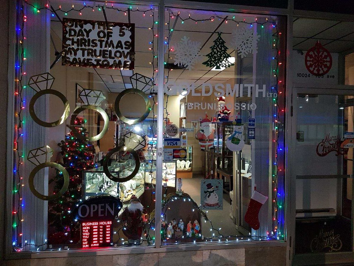 BruniBossioG's tweet photo. We are participating again in the 2nd Annual Holiday Window Decorating Contest by the DBA. You can click on the link below to vote. Please note only one entry per household for the contest period. Thank you so much for your support.
https://t.co/rHA7MrOC6o
#DBAHolidayWindow #Yeg https://t.co/IrCEPRDWq9