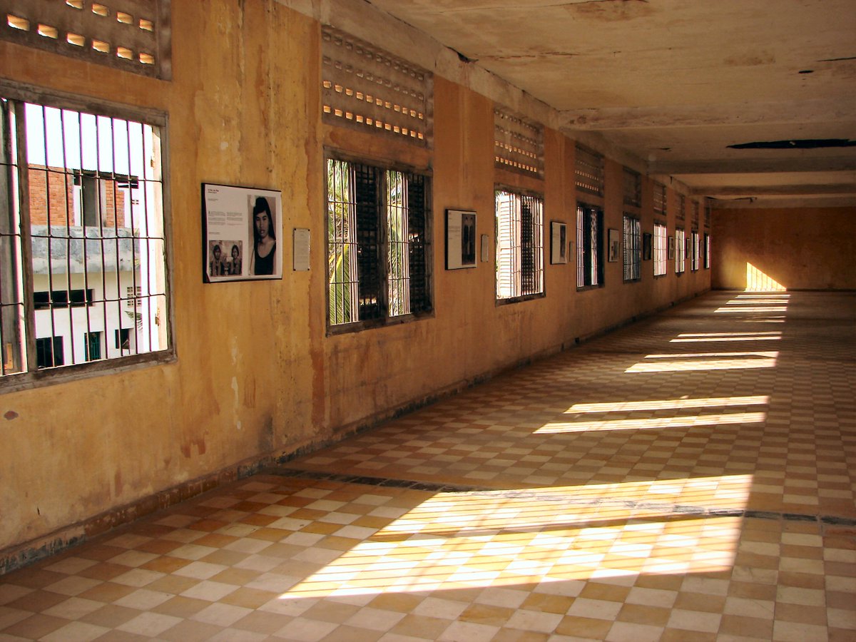 yuktravel's tweet image. Berawal dari gedung sekolah, Tuol Sleng menjadi saksi biksu sejarah kelam Pol Pot di Kamboja. Saat ini, Tuol Sleng menjadi museum &amp;amp; tempat wisata populer

Kunjungi tempat ini bersama 4D/3N Favourite Phnom Penh Full Tour. Klik yuk.travel/2APTsfY 

#Yuktravel