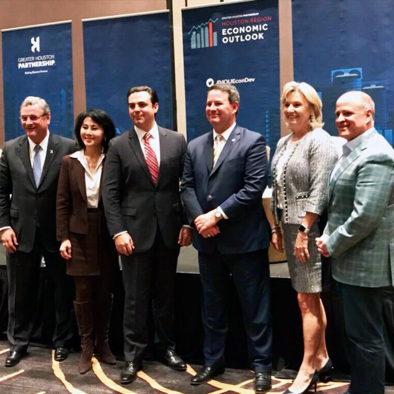 HCAHouston's tweet photo. Troy Villarreal, President of #HCAGulfCoast, joined the @GHPartnership at their Houston Region Economic Outlook panel today to discuss the state of healthcare in Houston. #HOUEconDev https://t.co/iHO9OmqP6C