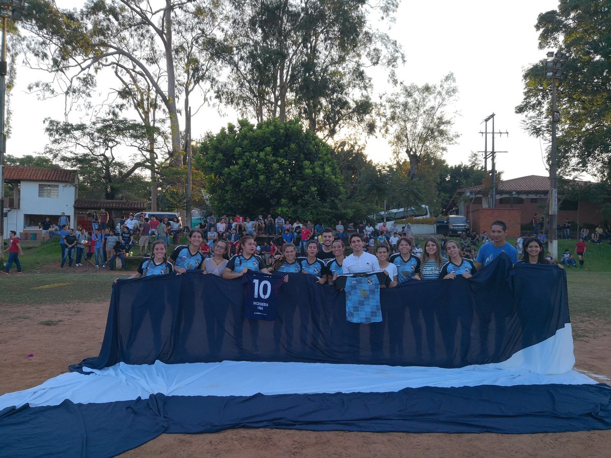 COF_FIUNA's tweet photo. Tercer Puesto de la #CopaIngeniería Femenina 2018 para @sintheeta_FC 🙌🏻🥉⚽ #NochedeCampeones #COF2018 https://t.co/20eRUXZXdW