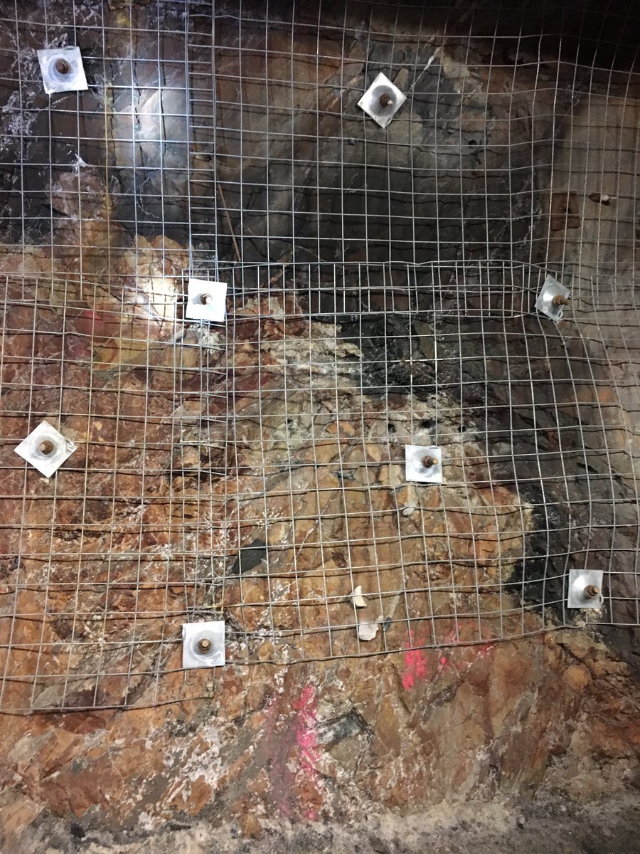 SarKeeKee's tweet photo. Awesome day exploring the geology of the @SanfordLab with @sdsmt GGE faculty! An inspiring place for SCIENCE! #HomestakeMine 🎉👩🏼‍🔬👨‍🔬👨🏻‍🔧👩🏽‍🔧 https://t.co/DAzvgKc5Hn