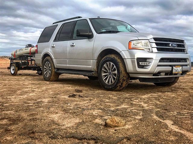 AnglingWes's tweet photo. Got a little mud on the family Mother Ship this am.  #fordexpedition #offroad #hobieoutback #hobiefishing #california #outdoors https://t.co/jIG5fkjgsN https://t.co/TlWwindB9a