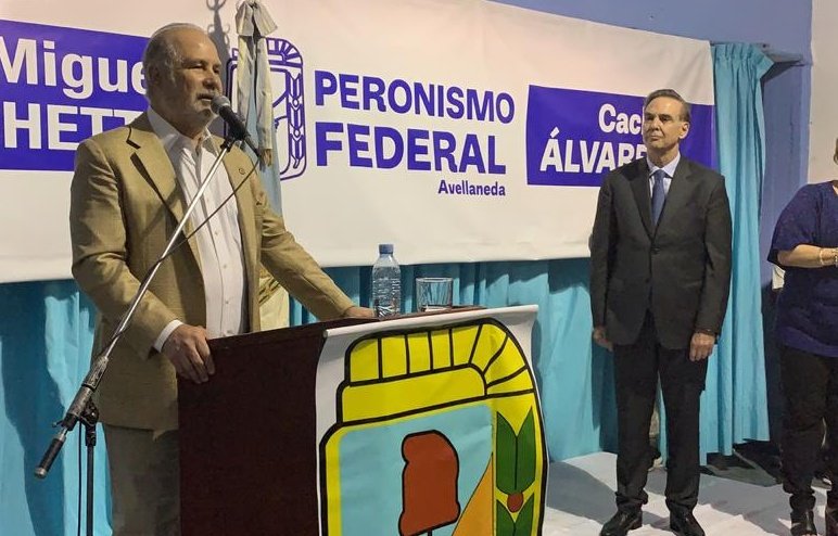 cacho_alvarez's tweet photo. Mi voluntad es poder representar este proyecto, superando el odio en el que nos quedamos inmersos.  Voy a hacerlo desde Avellaneda, con el corazón, con uds y desde el peronismo. https://t.co/49s3qpTVwB