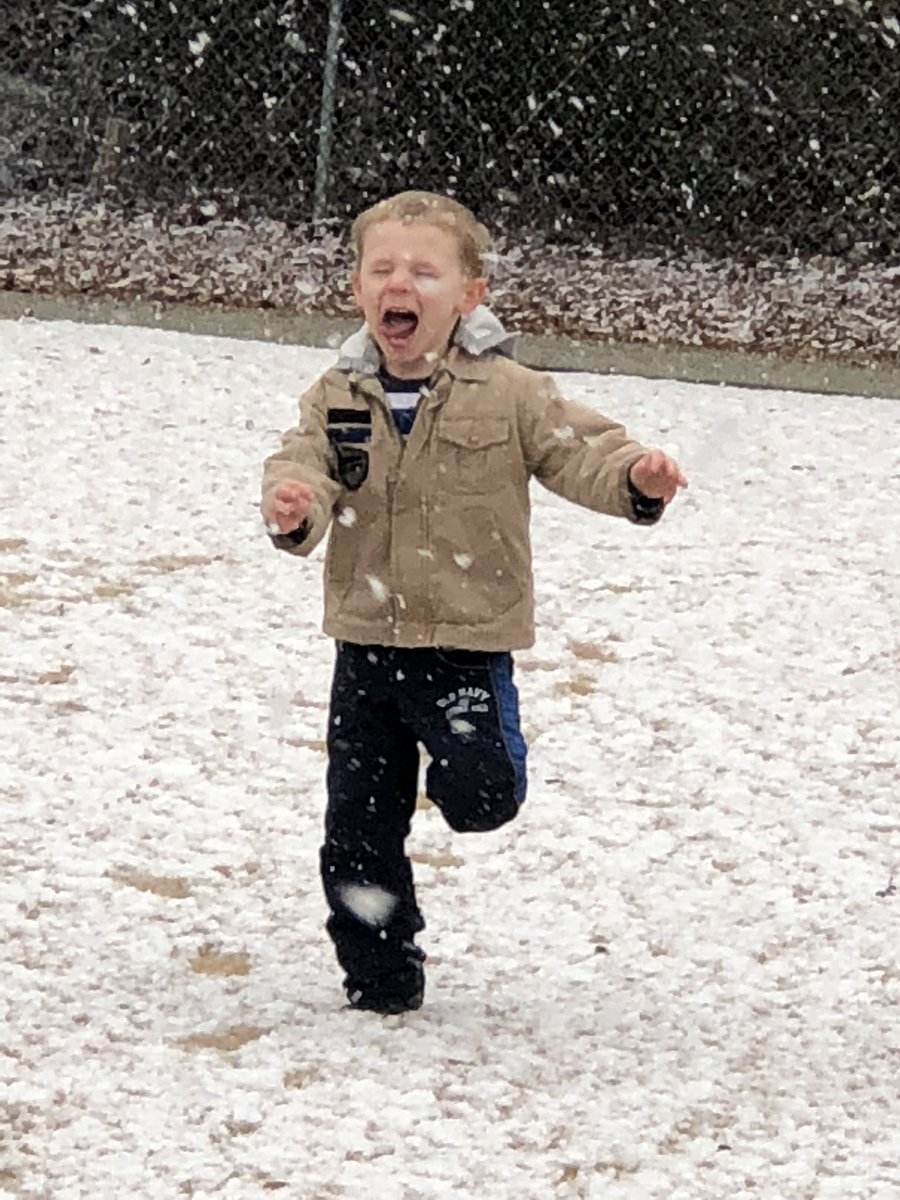 ShortridgeRobin's tweet photo. Just had to go out and play today!  #PocaPreK5 https://t.co/W7kIFfPPqd