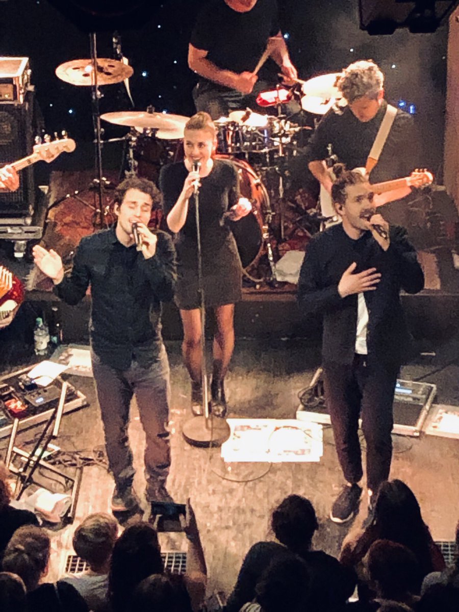 Elizzy_91's tweet photo. Das war einfach unglaublich! 😍🥳🎉 Live sind die beiden einfach nur fantastisch! #mühlehunziken #loleduc https://t.co/Ei8uSdJ6vZ