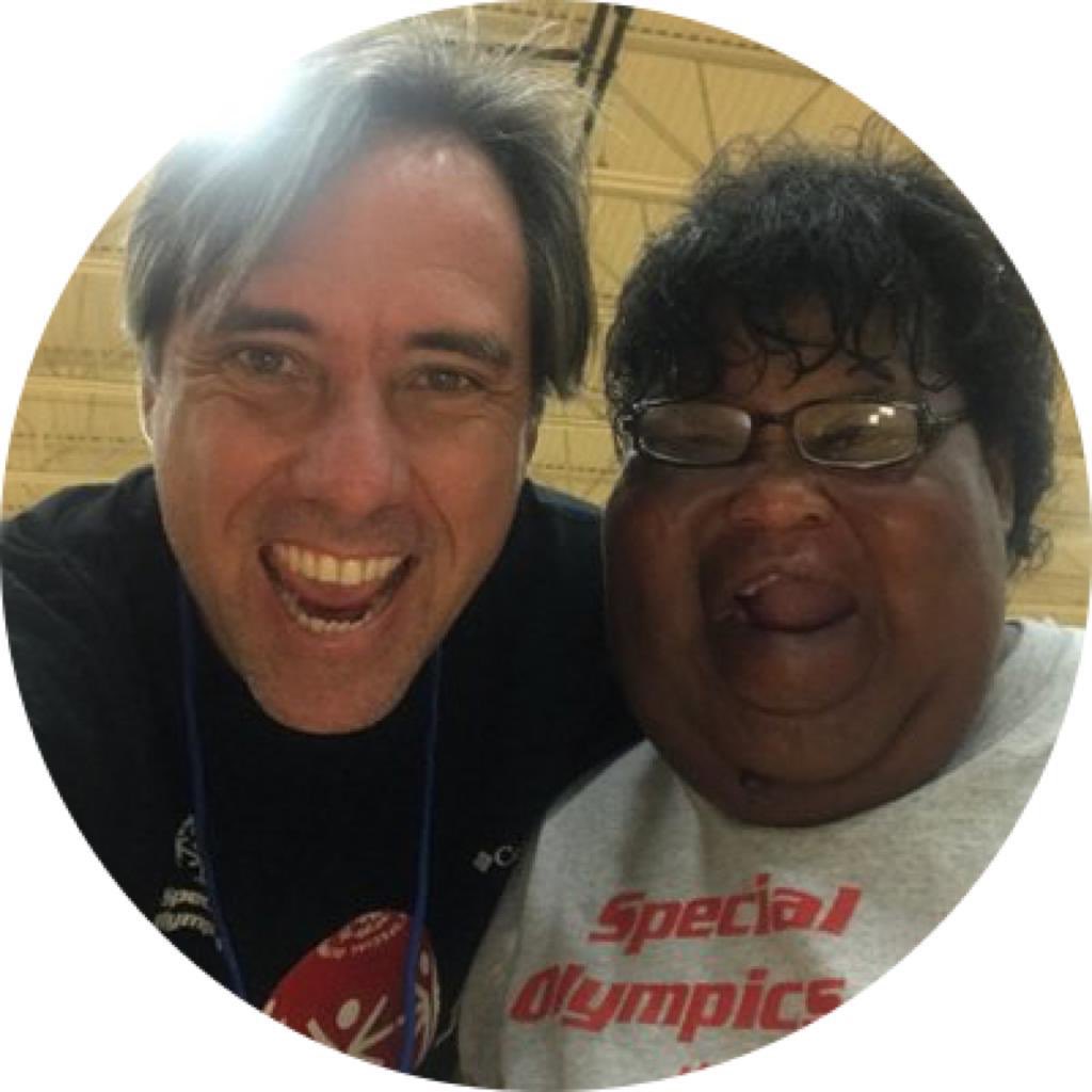 oevenezuela's tweet photo. @CGuiralt, voluntario de @oevenezuela desde hace + de 20 años parte del staff de @SpecialOlympics, recibió reconocimiento como Voluntario del Año 2018 de FIPAN, en la Categoría Mayor Experiencia.
“El voluntariado formará siempre parte de mi forma de vida”.
#DIV2018 https://t.co/GRwvMLP0bH