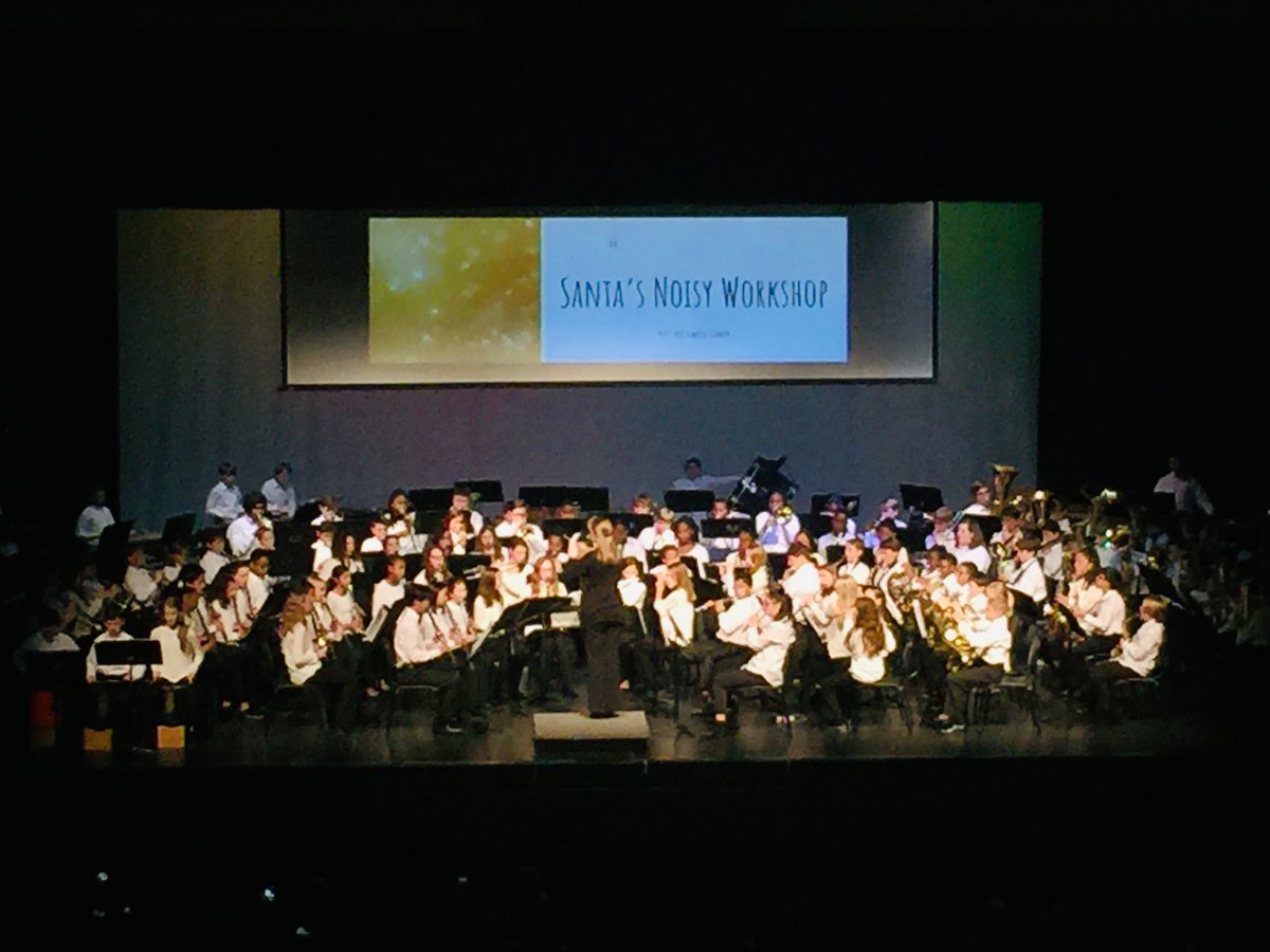 jenney_merritt's tweet image. Fantastic band concert this past Mon from @WeAreDMSBand 🎶🐾 These students have worked so hard and they represented Discovery exceptionally well! So proud! Band kids are the best! 🎄❄️🎼 Congrats to Mrs. Sims on a fantastic first concert in Madison City!!  #MCSLearn #MCSConnect