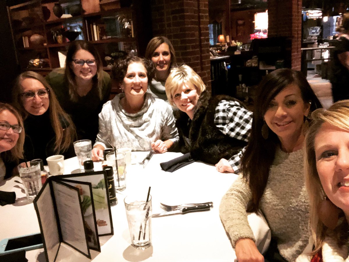 BuffyFrazier14's tweet photo. Fueling up before we get our shop on!!! #easttnfedpro #title1conference https://t.co/i0CFfNWKRI