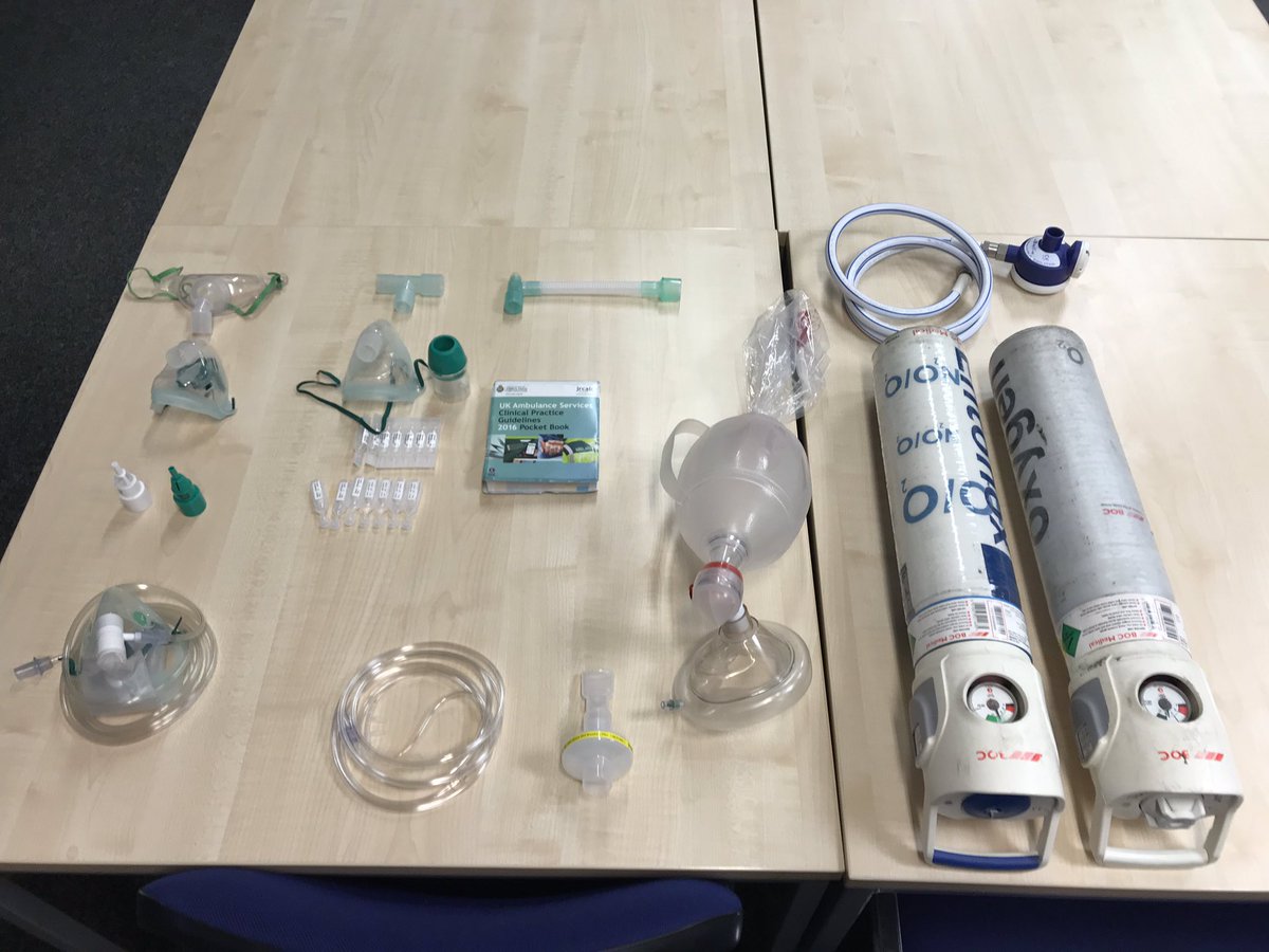 SASEPDDWest's tweet photo. @Scotambservice Students from #WTECH0318 practicing their Clinical Skills todayat our Clinical Education Centre (West) @UWSHamilton @UniWestScotland #ClinicalSkills #OxygenTherapy #Entonox #AirwaySkillDrills #BaselineObs #PracticeMakesPerfect #EmergencyMedicalTechnicianTraining https://t.co/cmErJuU6Je