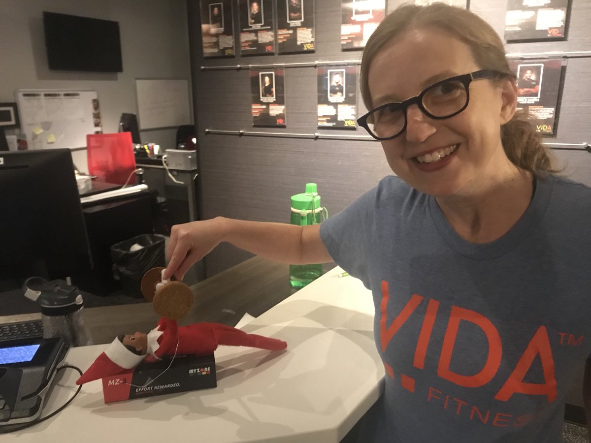 Stacey_Devine's tweet image. Great workout at the gym and had time to spot the Elf #VIDAElf @VIDAFitnessDC