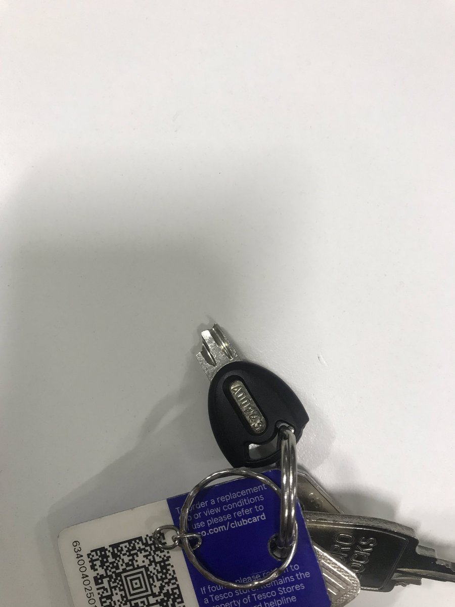 wizwalker5's tweet photo. @Foldylock my key broke in my Foldylock that I bought only 6 months ago. Now I can’t use my bike and I’ll have to get a new lock. Not acceptable for a premium product https://t.co/wYXgWog2jb