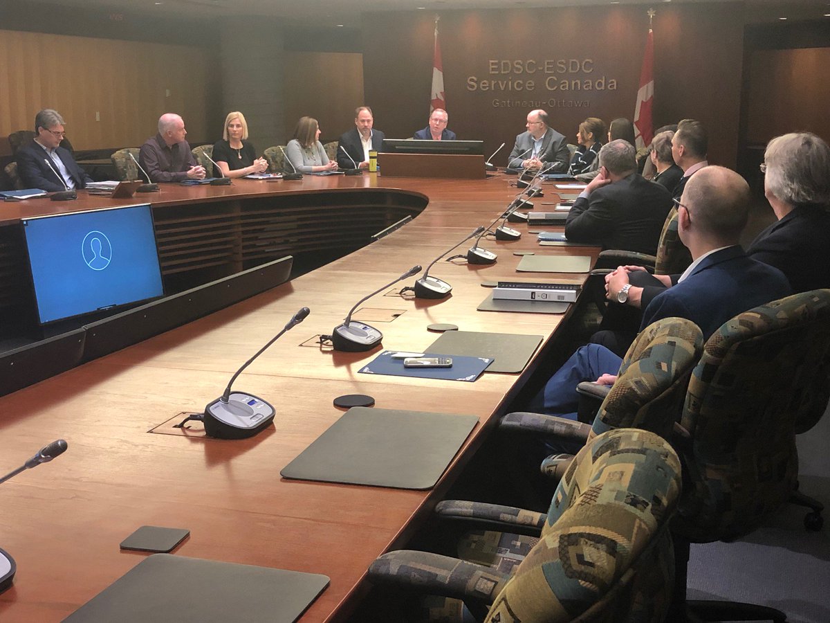 LongBenoit's tweet photo. Very proud of our team and their accomplishments-today we celebrated some individuals at our inaugural monthly TISMB/BDS recognition program. Félicitations à tous/toutes les personnes qui ont mériter une reconnaissance particulère ce mois-ci. #STP_PTS #Recognitioniskey #ESDC https://t.co/JTP9yj5Dio