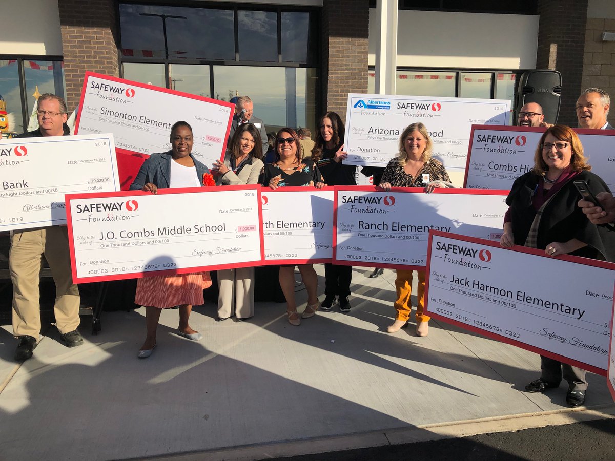 JOCombsUSD's tweet photo. Thank you @Safeway Ironwood for inviting us to your Grand Opening and to the Safeway Foundation for your generous$1000 donation to each our of our schools!  We look forward to a successful partnership! #CombsLeads https://t.co/Vgv8HMQOx5