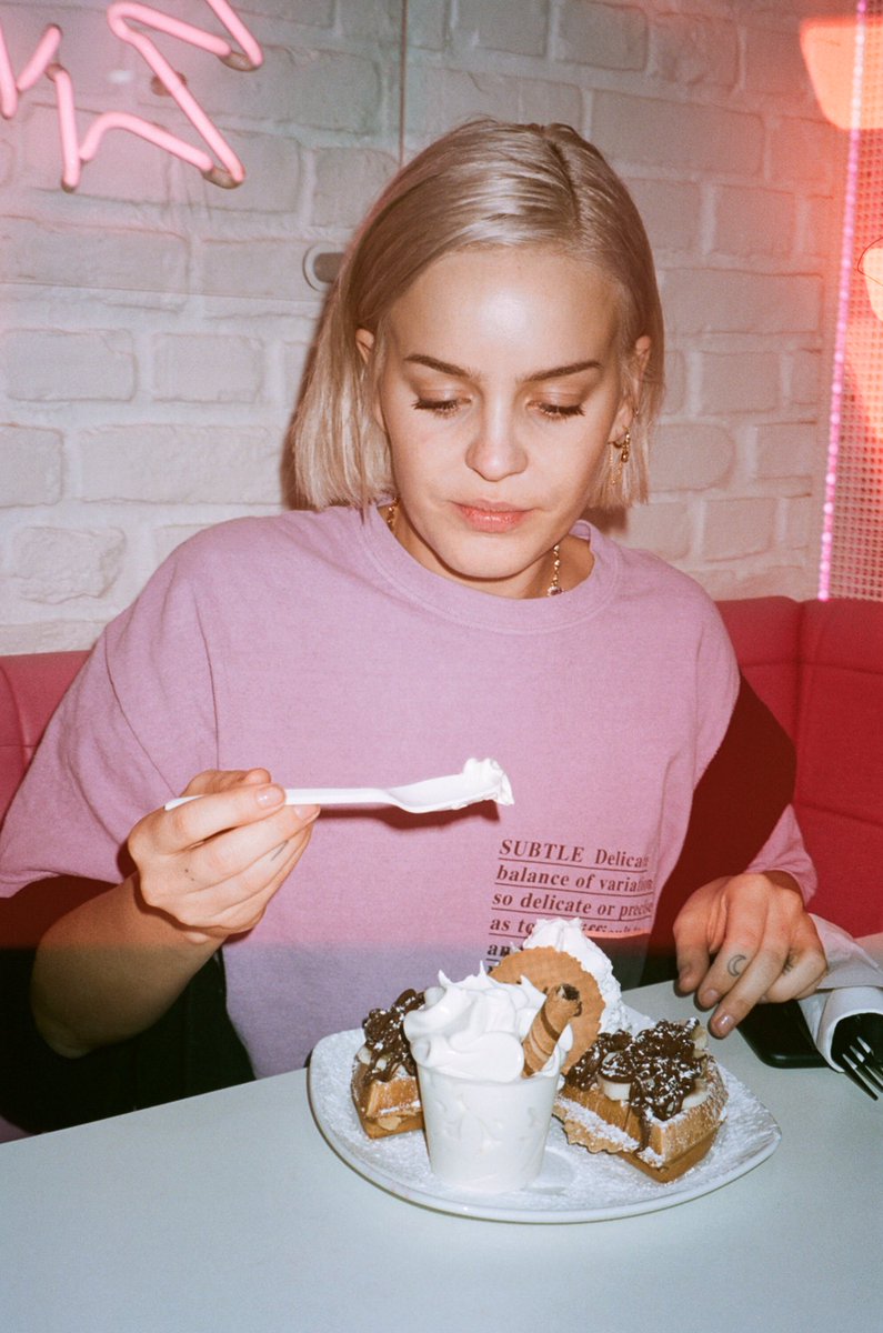 AnneMarie's tweet photo. Diets going well. https://t.co/D4H9CzKSbo
