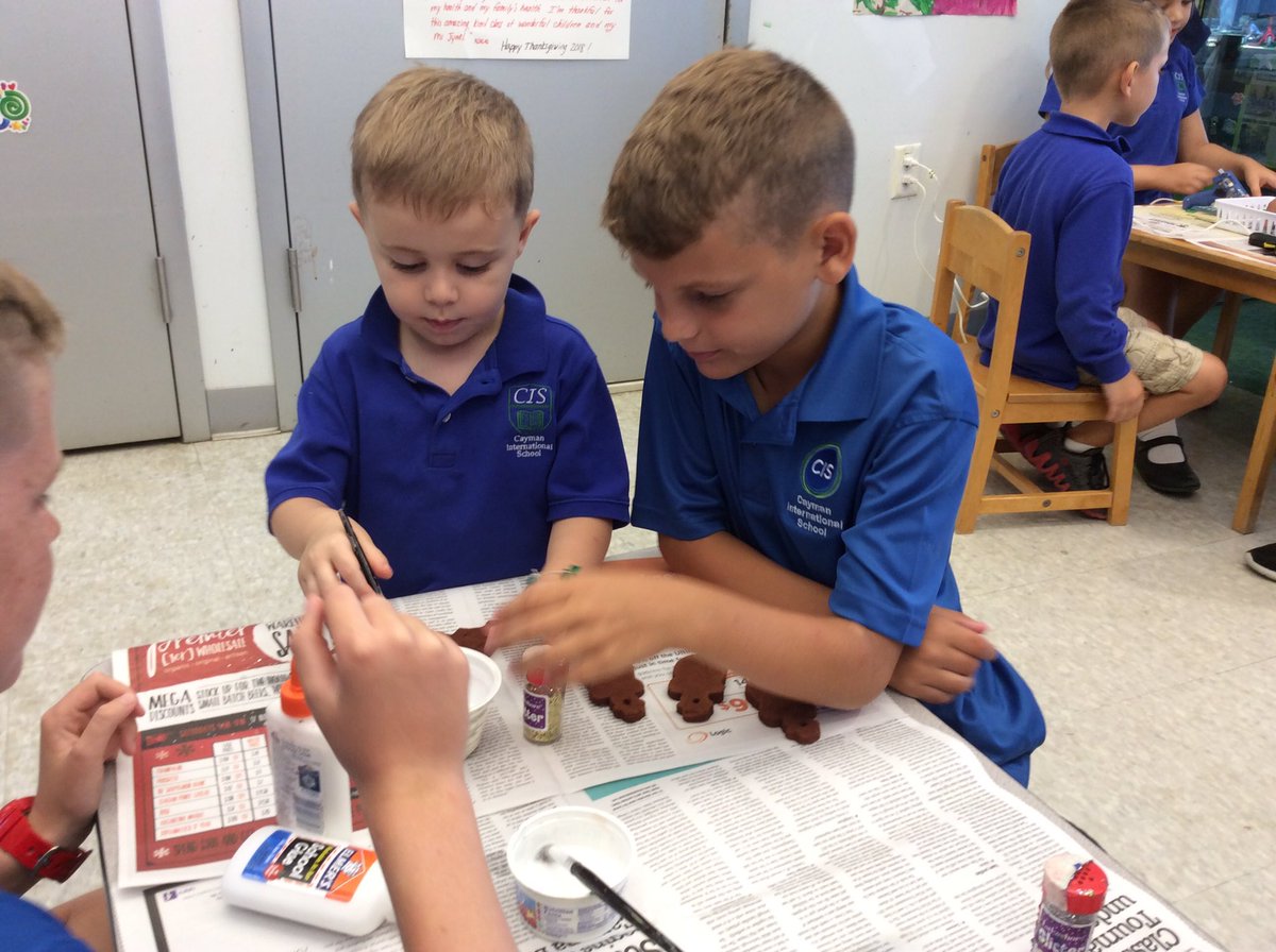 MsMonicasClass's tweet photo. It’s beginning to look a lot like Christmas! 5th graders spreading holiday cheer as they guide PreK4 buddies to create amazing holiday ornaments for their Giving Tree fundraiser. #cisinspires https://t.co/ovyGYStMBL