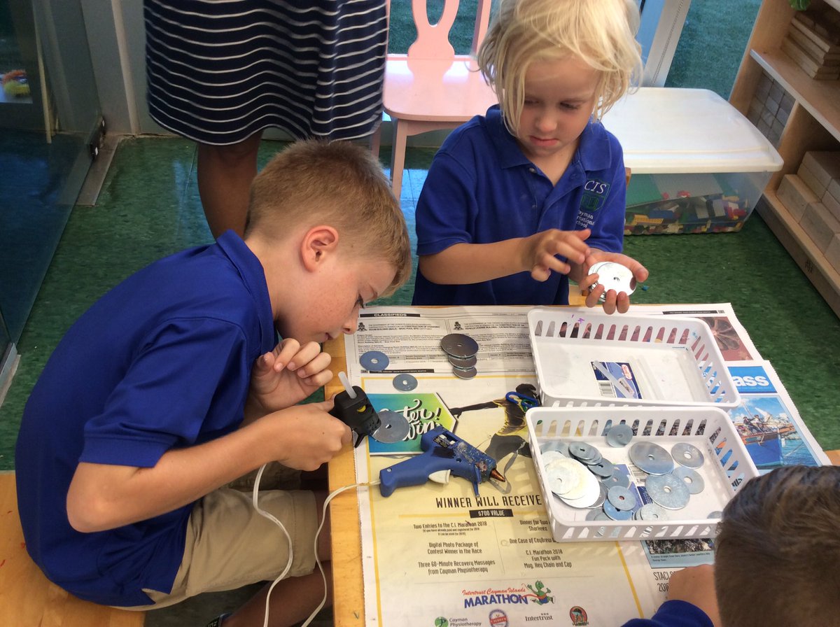 MsMonicasClass's tweet photo. It’s beginning to look a lot like Christmas! 5th graders spreading holiday cheer as they guide PreK4 buddies to create amazing holiday ornaments for their Giving Tree fundraiser. #cisinspires https://t.co/ovyGYStMBL