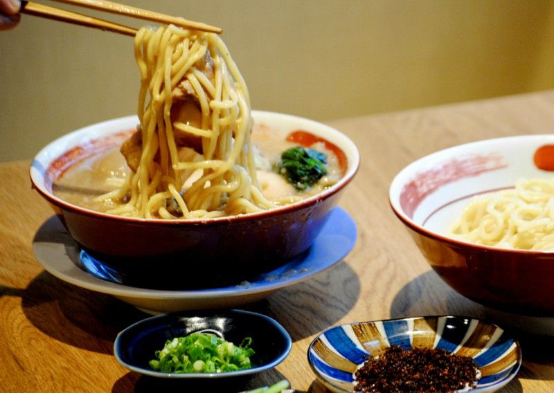 The chef behind LA's hugely popular ramen spots (read: two-hour waits) brings tsukemen to the East Village... buff.ly/2RBxbJU