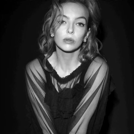 jodiecomerposts's tweet photo. Jodie for Wonderland magazine's winter edition. GODDESS. https://t.co/OCdSsNOPao