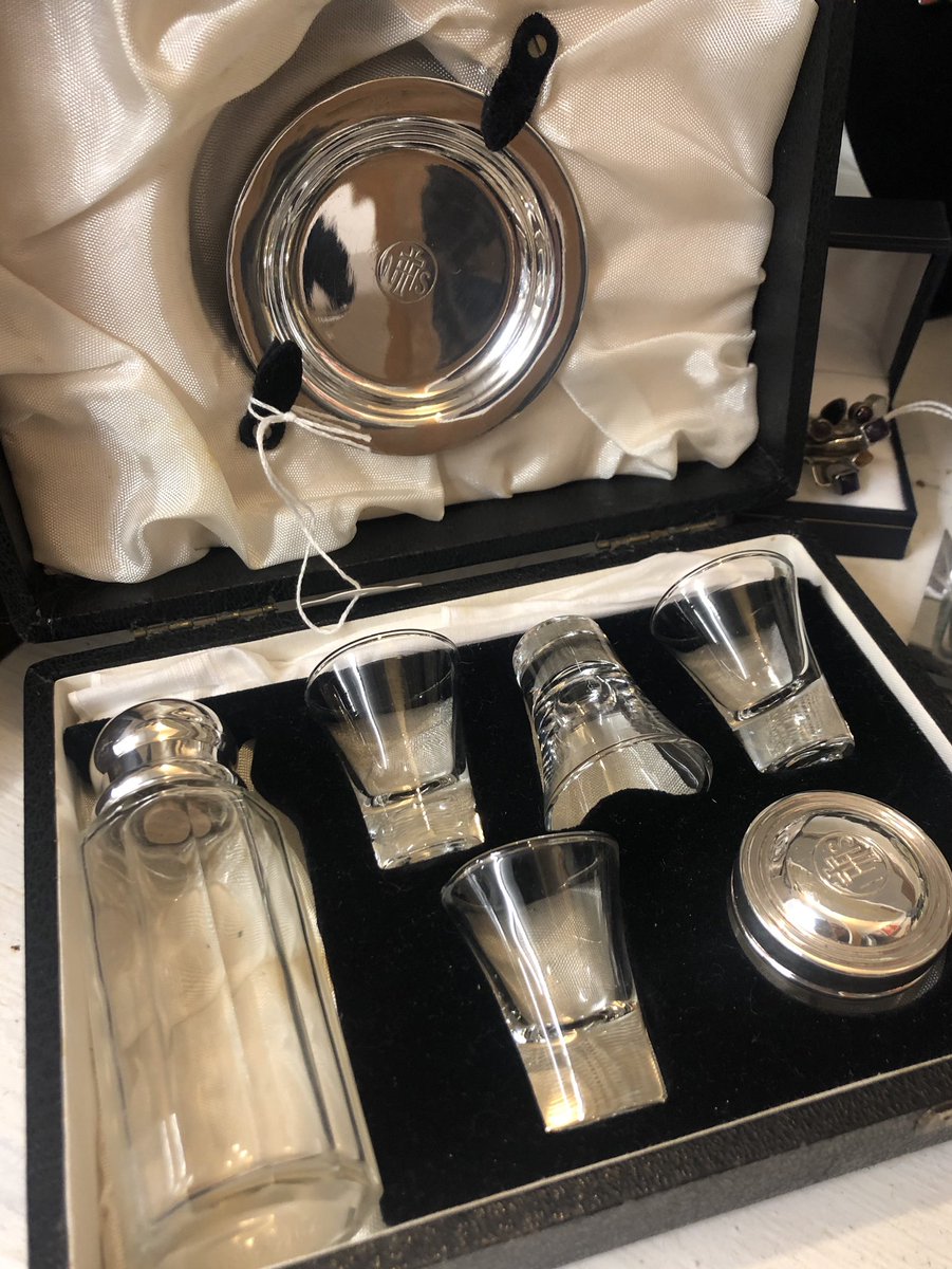 LisaMarieFranks's tweet image. Perfect Antiques For Christmas Ideas Here @ Melksham Arcade.....
-
-
#silverpictureframe #solidsilver #prayerbox #italian #liondoorknocker #communionset #silverplated #christmasgifts #antiques #collectables #antiqueshop #newstock #melkshamarcade