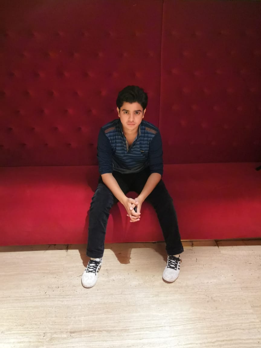 iamadilkhan's tweet photo. @HiHonorIndia Today i went to a multiplex. There i found a sofa, which was in red in colour. ❤❤❤
#Honor8X #CaptureRed
Join here Guys..
@lavishkumar_17
@kunvaria
@vishalmalavya
@Fardeen045
@Chirag_Hamp
@i_ALKAM
@KulAnik8
@TheMayankMishra
@work4brajesh
@Aniketw1551 https://t.co/BISRnBSLCy