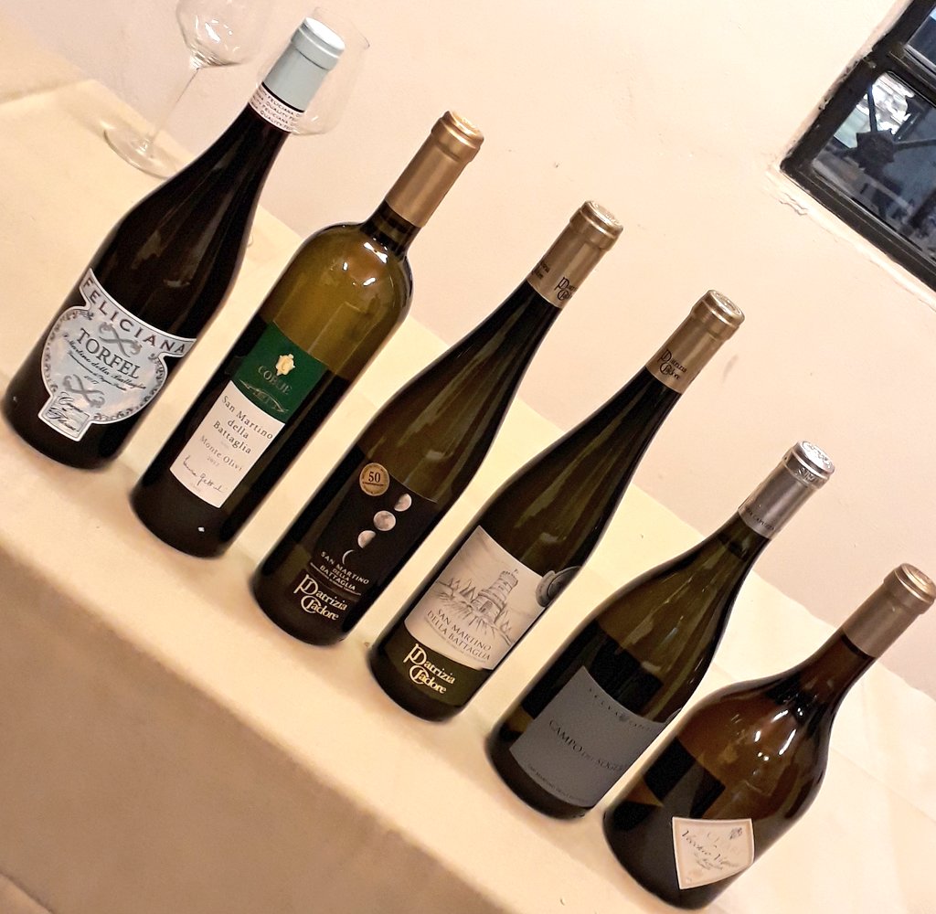 <a href="/laportadelvino/">La Porta del Vino</a> si prepara alla settimana dei #vini di #SanMartinodellaBattaglia aka #Tuchi
@MTVLOMBARDO1
#Vino #Wine #enonauti #winelover