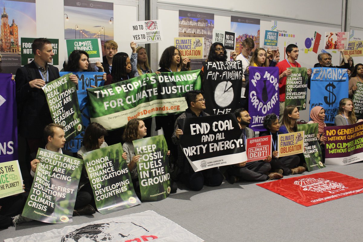 ✊🏽🌍Las organizaciones sociales buscan ser escuchadas en la <a href="/COP24/">COP24</a> y reclaman #justiciaclimática para los grupos más vulnerados. Nota de <a href="/M_Juli/">Juli M Angel</a> desde Polonia 👉🏽bit.ly/2AR4pxK Foto: Andrea García #COP24