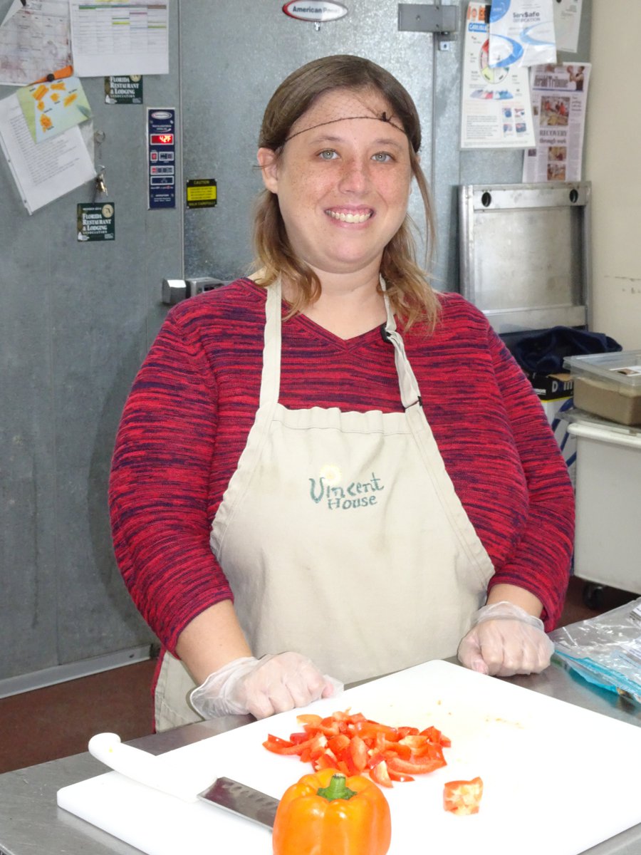 TheVincentHouse's tweet image. Caitlin helps prepare lunch @TheVincentHouse, we have a great team in our Culinary Unit that prepares healthy meals for members, staff and guests.
#recoverythroughwork #clubhouseworks