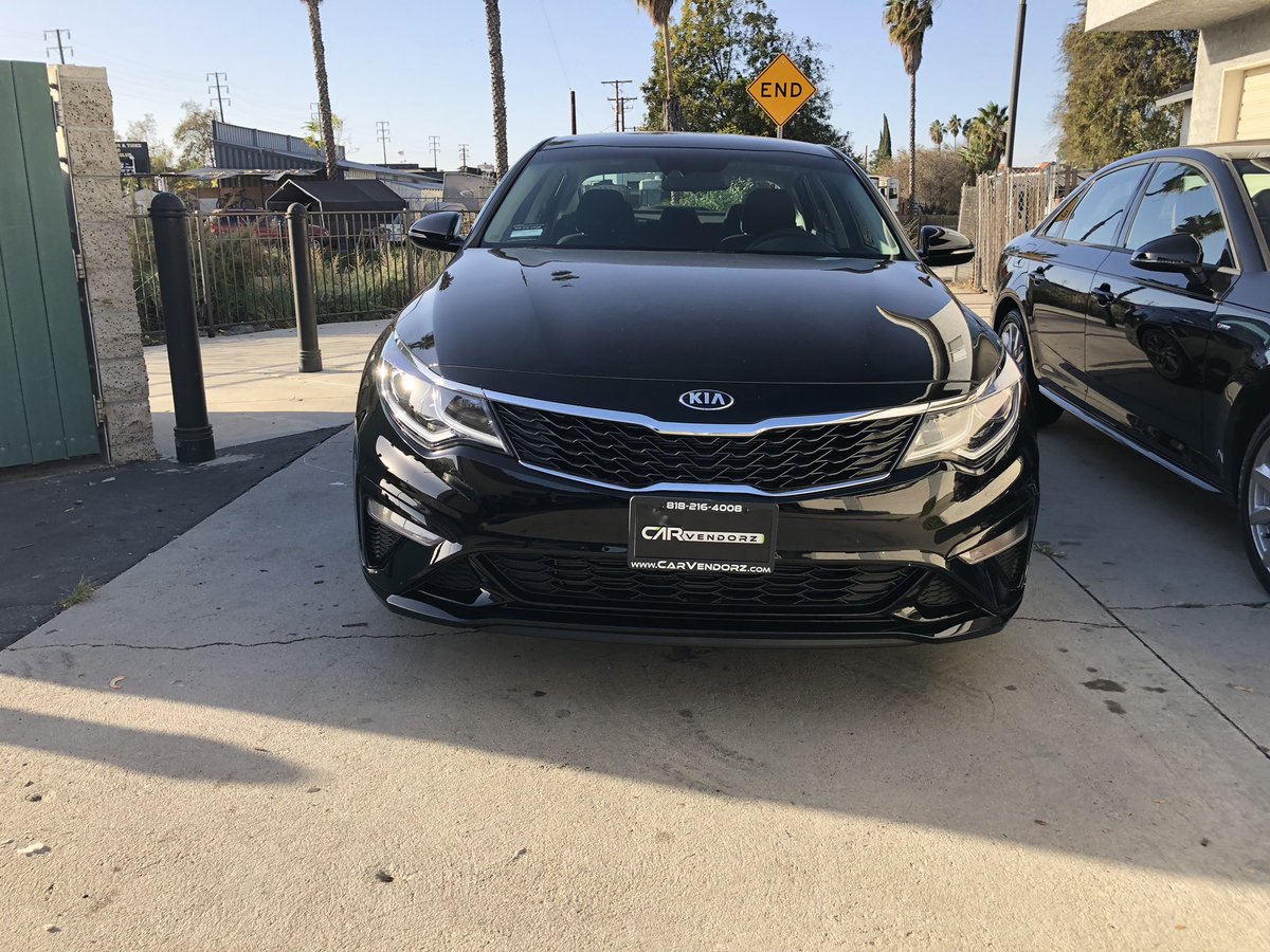 CarVendorz's tweet photo. 🚨Happy Cutomer Alert 🚨
Congrats to our new #CarVendorz family mamber with his 2018 #Audi #A4 and 2019 #kia #Optima Yes, we work with any credit and you can lease or purchase any make and model at wholesale price. Your new 🚗 is only a 📞 away! https://t.co/2uaICr1lXo