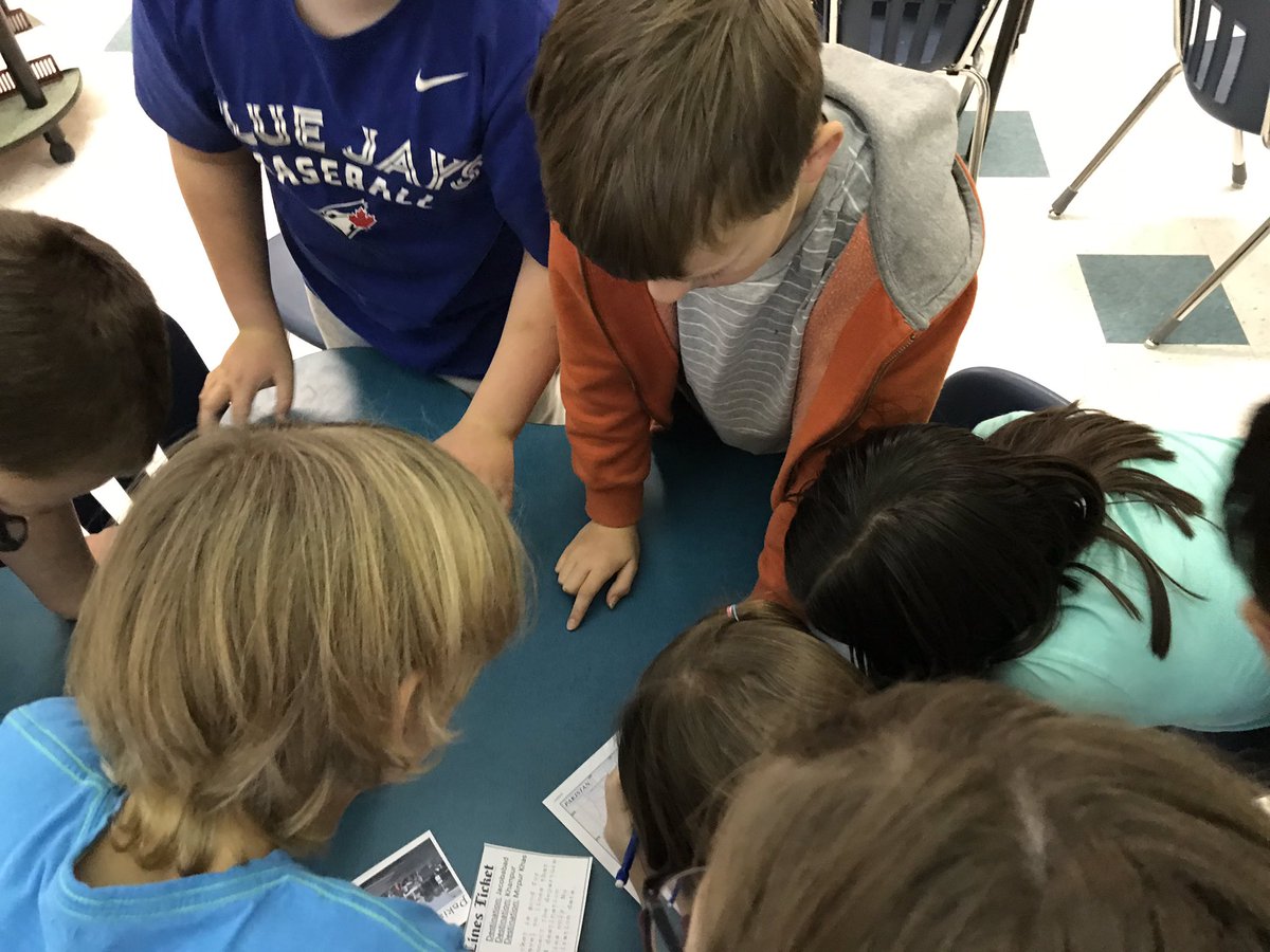 InquiringFCS6s's tweet photo. This morning the students engaged in solving a locked room based the book they just finished reading as a part of the Global Read-Aloud. Thanks @nelstooker @Tooker5and6 #GRA18 #GRAAmal #GadboisGang https://t.co/e48T7c9JuF