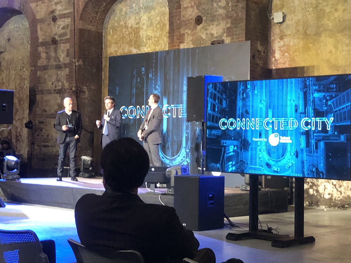 PickMeApp_ita's tweet photo. Siamo stati selezionati per #connectedcity per la nostra soluzione di mobilità per le #SmartCity - tra poco la proclamazione dei vincitori! https://t.co/gE6hzWH5yj