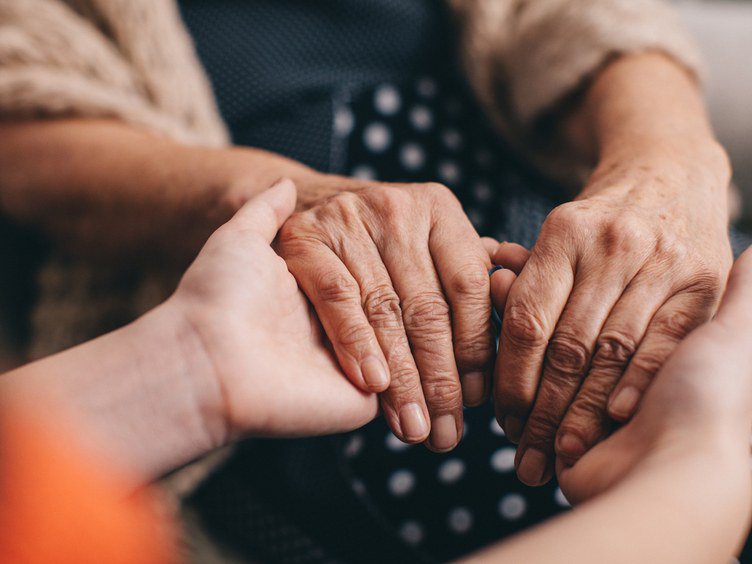 VisAngel_Renton's tweet photo. Helpful tips to help you care for someone with Alzheimer's. 
https://t.co/Es2OaNlqiu
#alz #Alzheimers #caregiving #caregiver #caregiviers #education #help #family #selfcare #care #helpfultips https://t.co/fbVWK6lcmH