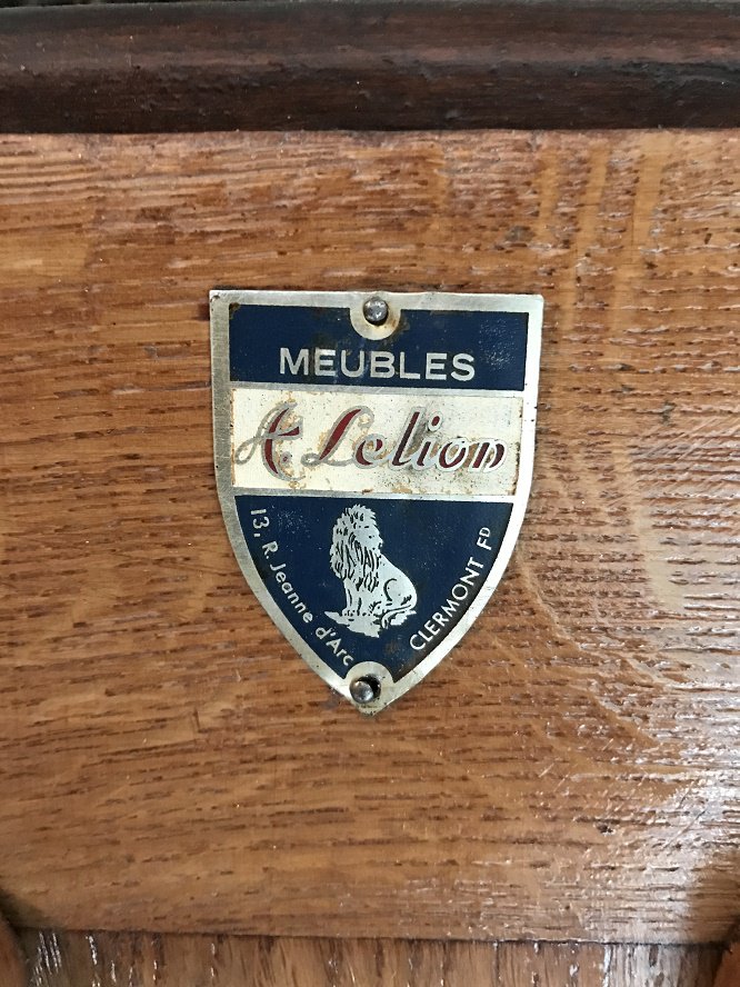 RecWarriors's tweet photo. oh, Another french wooden deco fridge original and working condition!!
just fab £5000. how cool in the kitchen... https://t.co/3z54OH3eaO