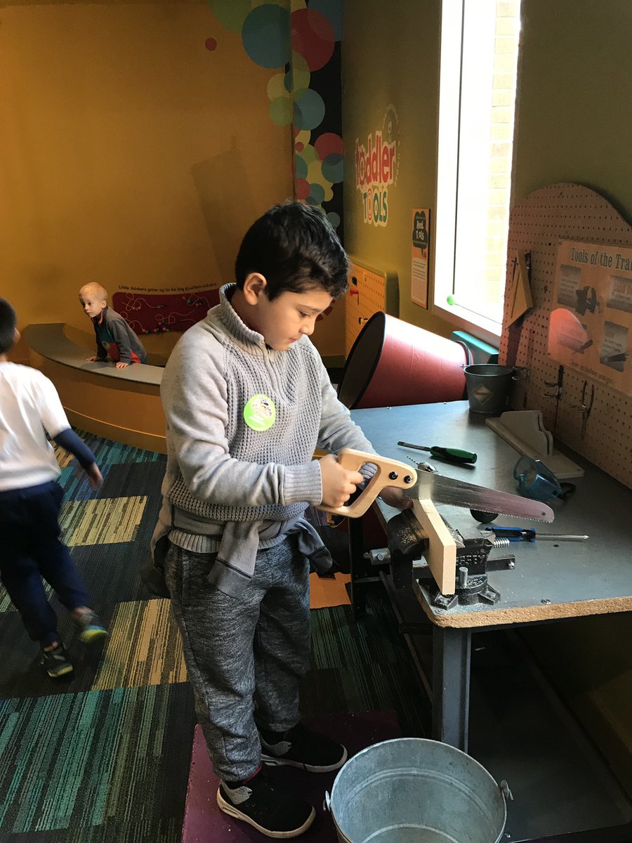 BurtonIBPYP's tweet photo. Second grade had fun exploring their natural curiosity @MarblesRaleigh #RamPride #BeingIB #IgnitingLimitlessPotential #Curiosity @pmubenga @DurhamPublicSch @ibpyp https://t.co/W7N792Vd4z