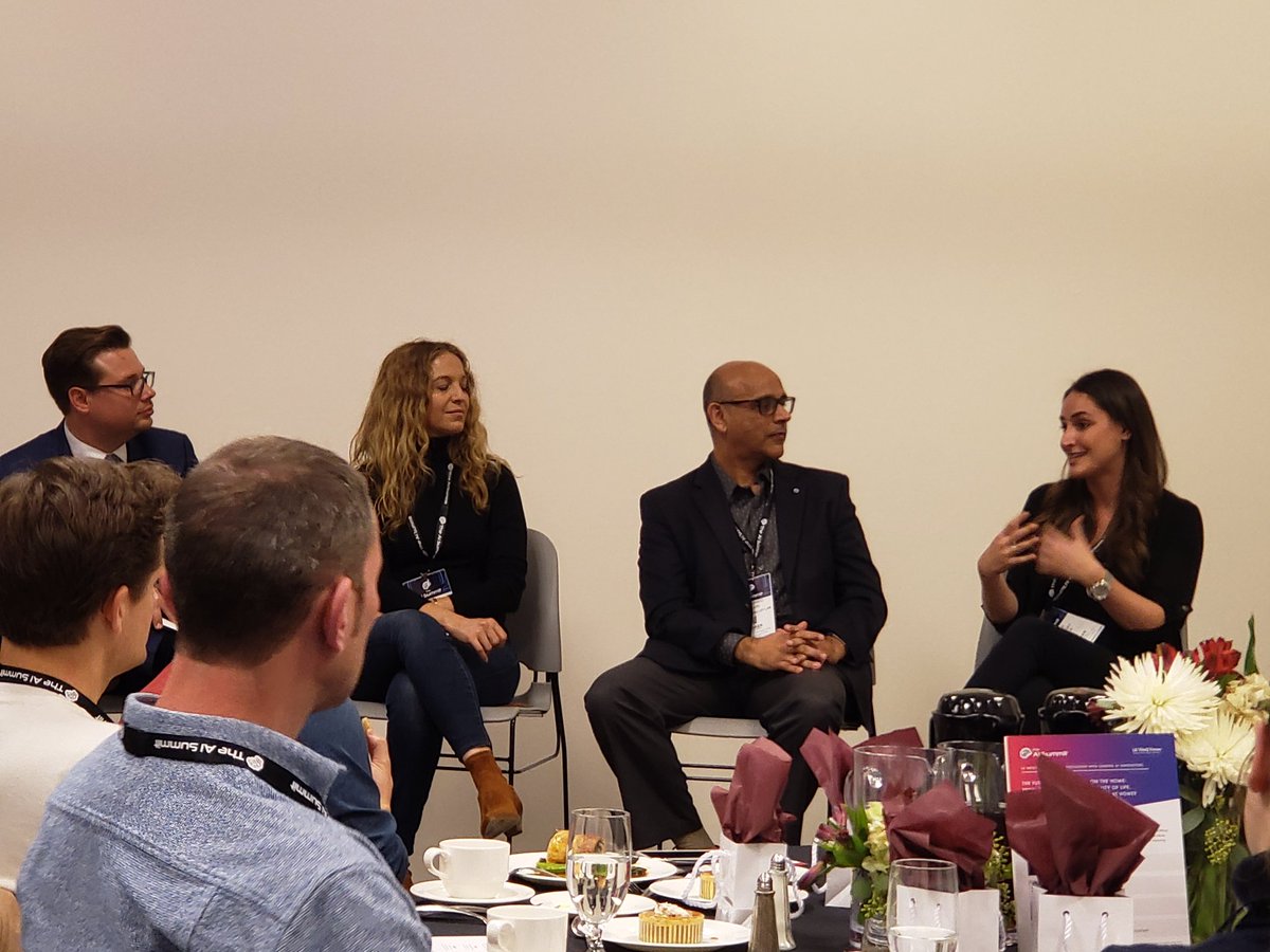 PalpableMedia's tweet photo. First, technology has to solve real world problems. How to make new devices useful? How can we integrate voice? #LG #thinq #AISummit https://t.co/bNy9duZG7U