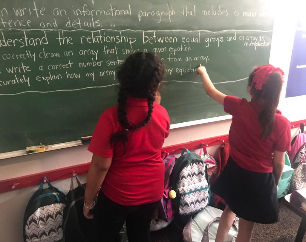 AVID4College's tweet photo. Teacher-to-Teacher advice!  "Just pick one thing, pick something, and give it a try. It might go horribly wrong but if you keep trying, and keep trying to figure it out and how it works for you , you'll get there." #WednesdayWisdom #ThisIsAVID https://t.co/pgcauD979d https://t.co/bQh5HtqBwi