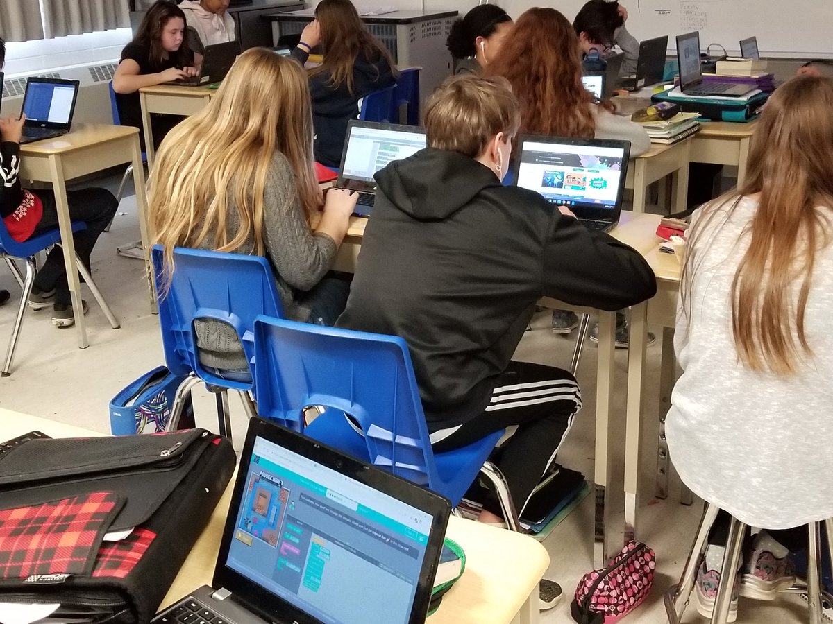 AdolfoDiiorio's tweet photo. Working on our Hour of Code activities in grade 8. @htubman2015 #dsbncode https://t.co/gPphLiiG4U