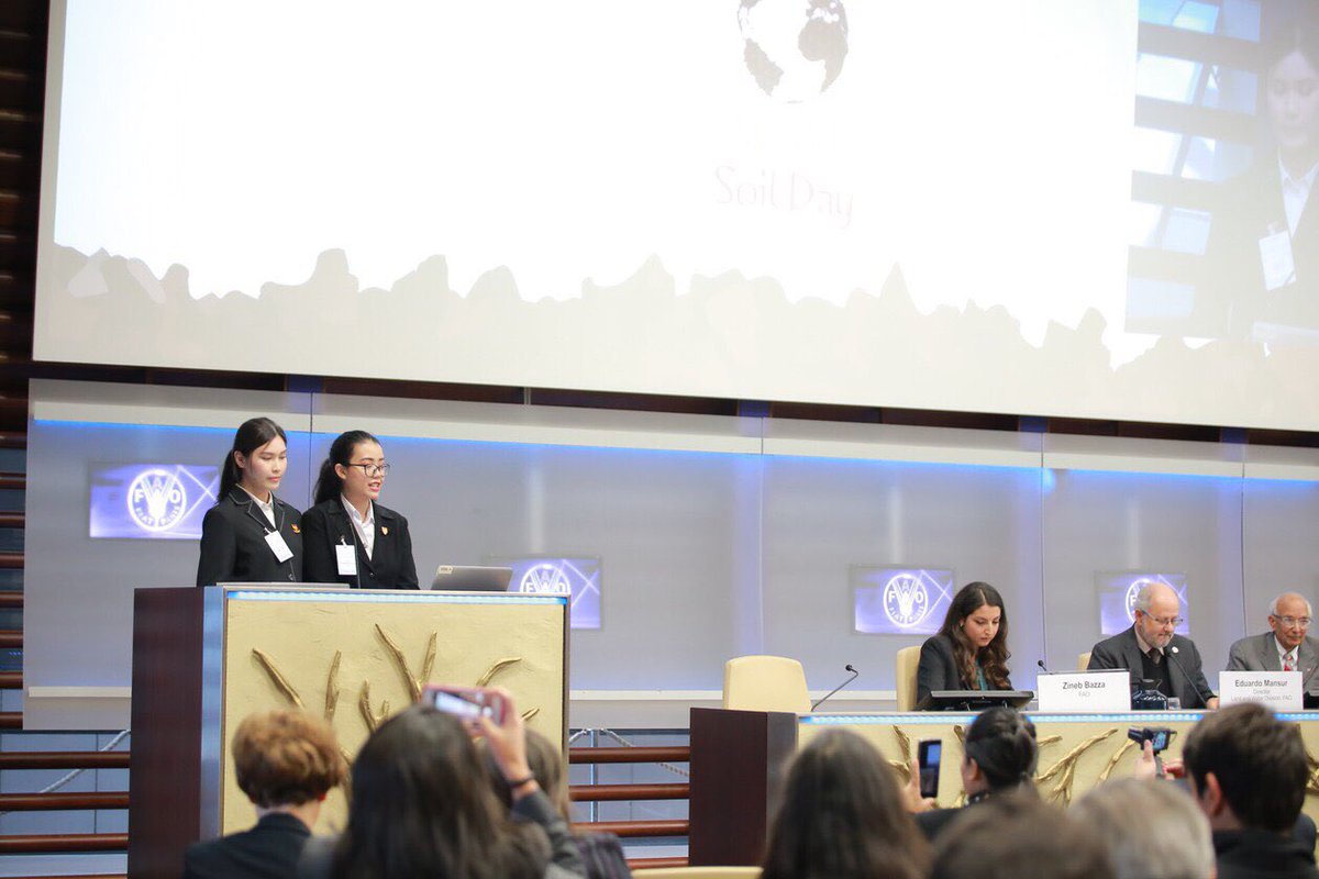 RTERome's tweet photo. December 5th is World Soil Day. The Office of Agricultural Affairs, Royal Thai Embassy organized events to celebrate World Soil Day the Food and Agricultural Organization HQ in Rome, including live-streaming of the first World Soil Day Award ceremony in Bangkok https://t.co/6ZwnOv1tYZ