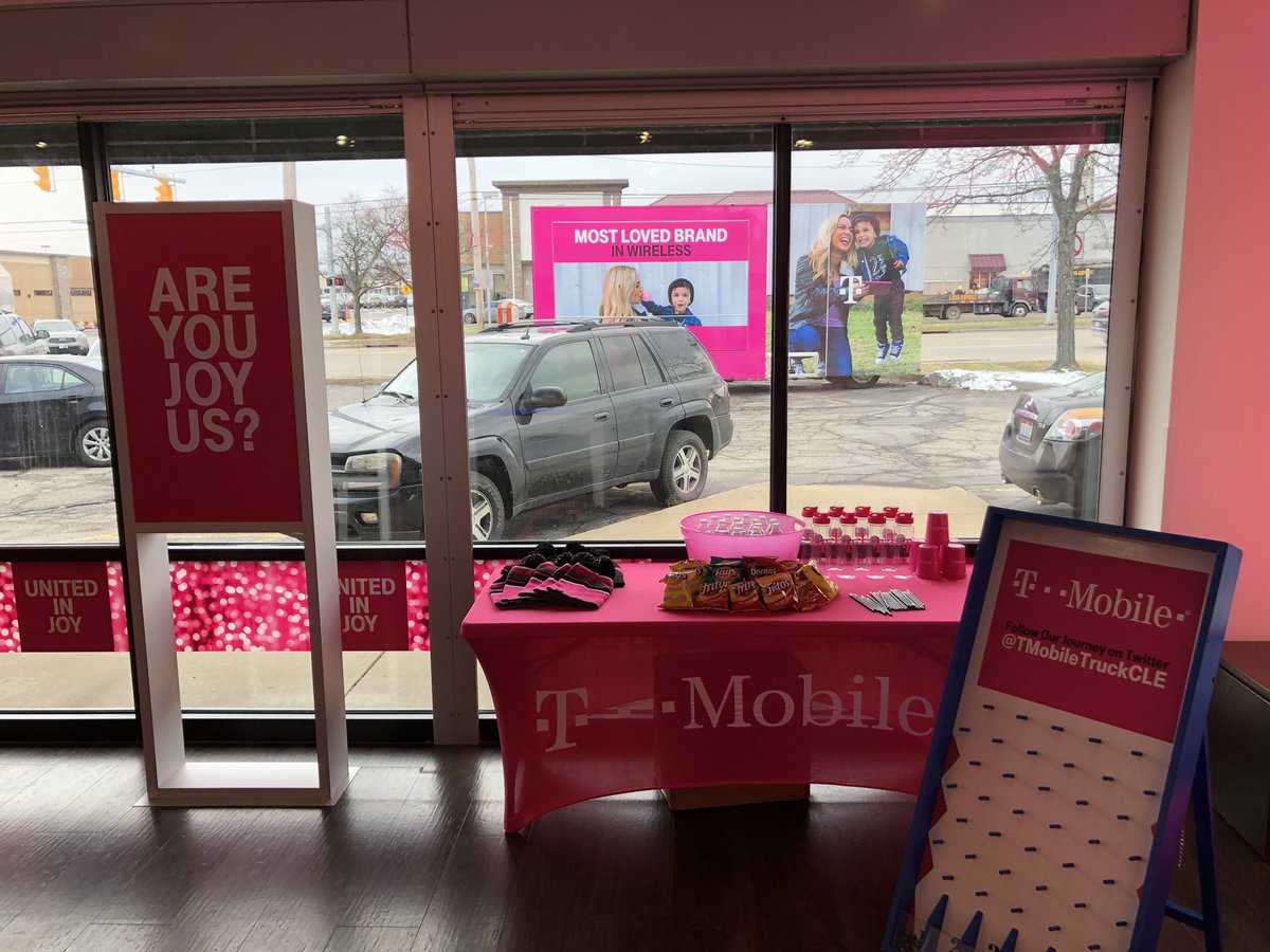 TmobileDean's tweet photo. Come out to 2635 Mayfield Rd. @TMobile and hang out with us and the @TMobileTruckCLE for our customer appreciation day! Lots of goodies and why not pick up a tablet on us for that special someone in your life for the holidays!  @Kenyadunn12 @JohnLegere @CeahJustice @k_simp72 https://t.co/AZUbUV1v6w