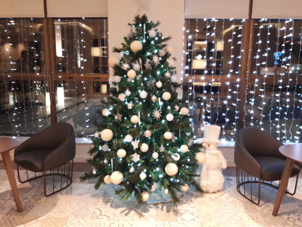 Hotel_Paseo_Mar's tweet photo. Ya se respira #Navidad en @TRYP_La_Caleta... #XMASTRYP #MeliaSpain @TrypHotels https://t.co/y9kHSQ8Wge