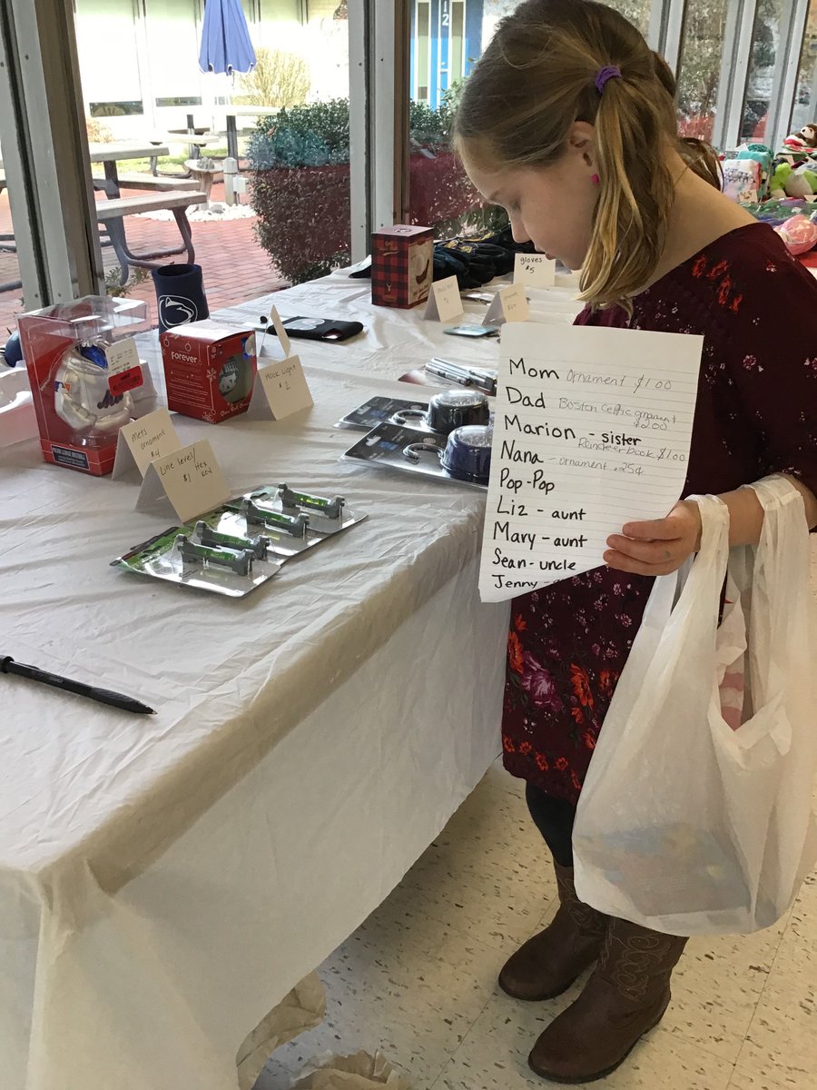 Holiday Bazaar shopping is going on this week <a href="/EASDTracy/">EASD Tracy</a>!  Thanks to the PTA our students are able to shop for some special gifts for family and friends! Thank you to the special grade 5 helpers too! <a href="/EastonAreaSD/">Easton Area SD</a> <a href="/easdptacouncil/">EASD PTA Council</a> #christmas #shopping #gifts