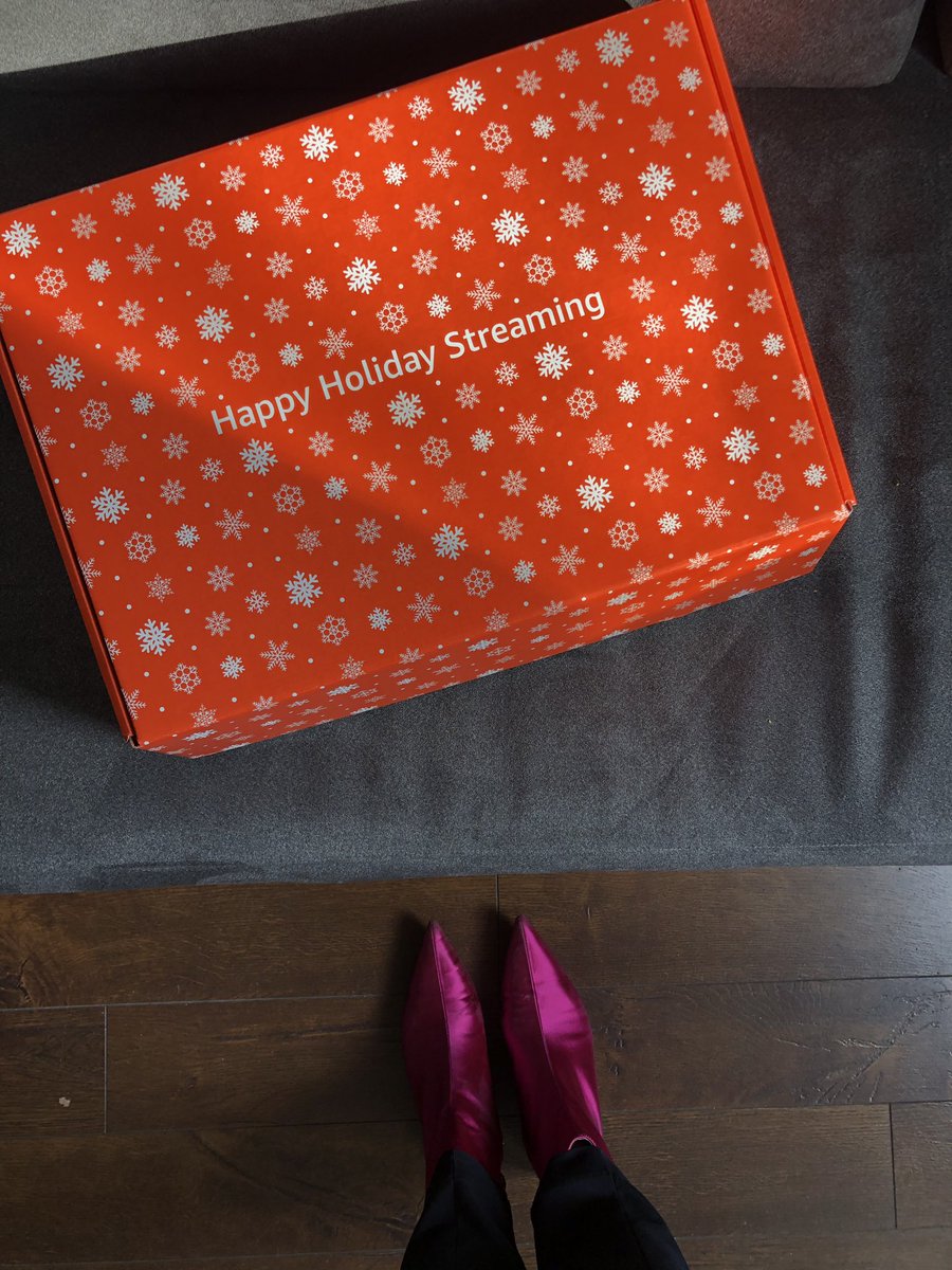 Nice surprise form <a href="/amazonfiretv/">Fire TV 📺</a>! 🧡 Thank you. 🙏🏼 If you are looking for new shows some of my fav on <a href="/PrimeVideo/">Prime Video</a>: Homecoming, Beat, Man in High Castle, Mr Robot, Flesh and Bone,  #MrsMaisel. Comes w/ your Prime membership! 💻🚼