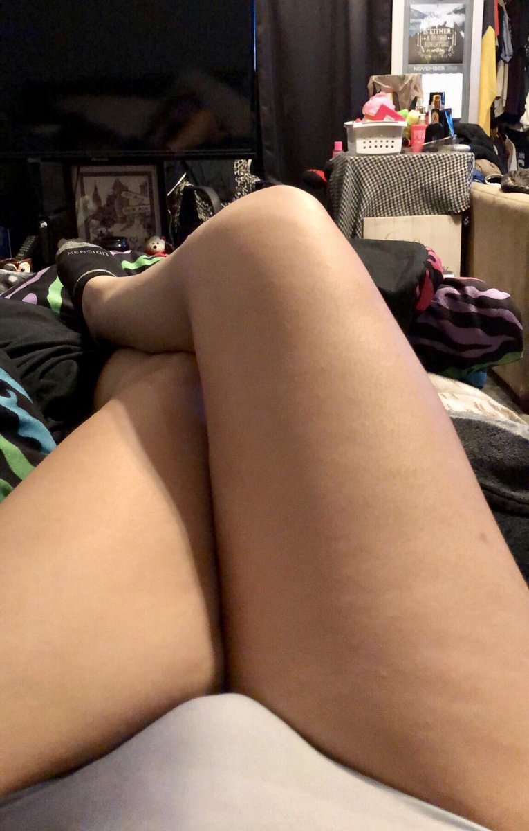 amber2158's tweet photo. @DogfartNetwork #legs #longlegs https://t.co/dAtTmZhLZE