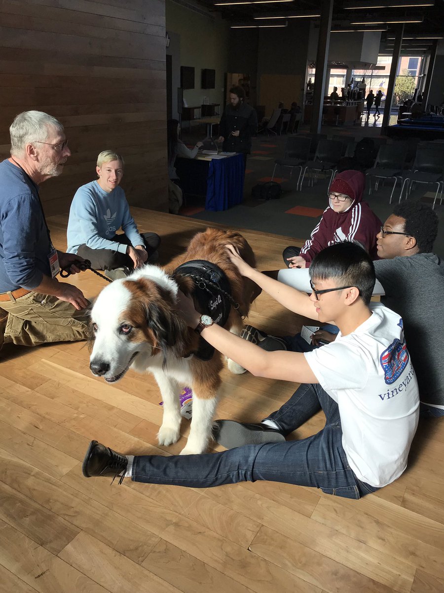 UMKC's tweet photo. Suzi Q is back today. She’s in the Student Union until 2! #Finals #UMKC #StressLessFest https://t.co/wbU1tpf2Nk