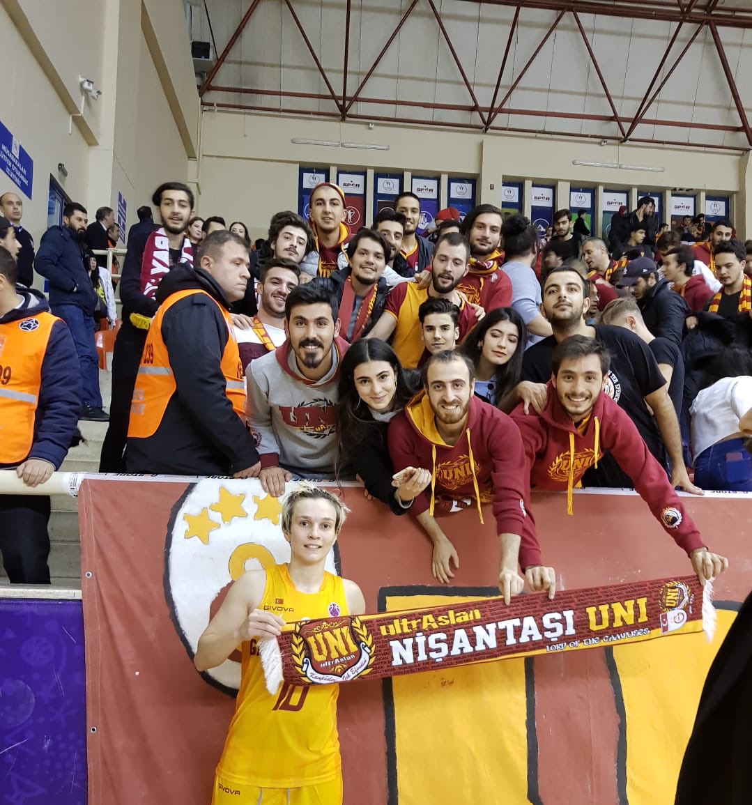 Adanmış hayatların umudu Şanlı GALATASARAY!
#ultrAslanUNI 
#uAUNINişantaşı