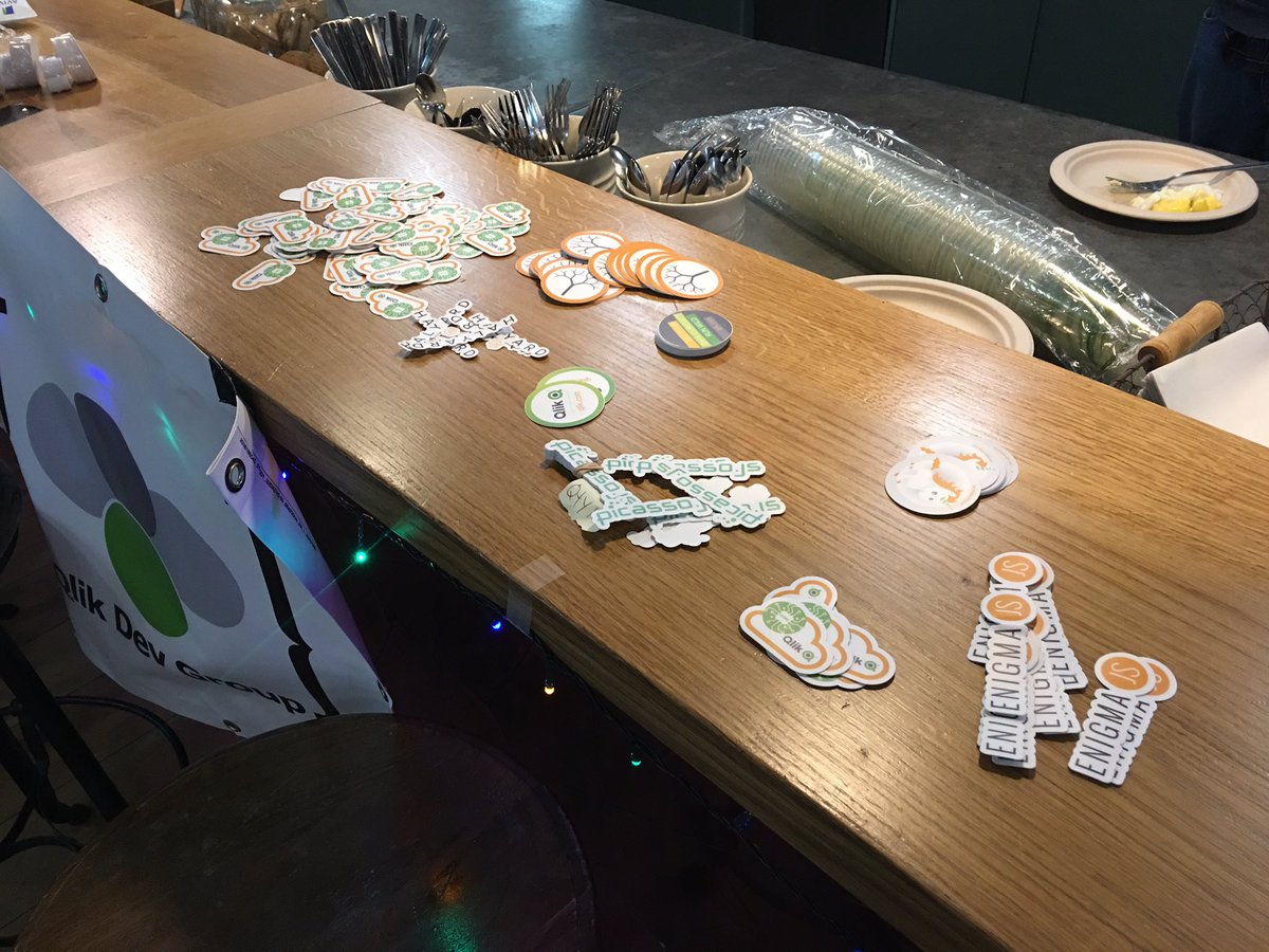 qlikdevgroup's tweet image. #swag on the bar #qlik #QlikDevGroup  #QlikBranch